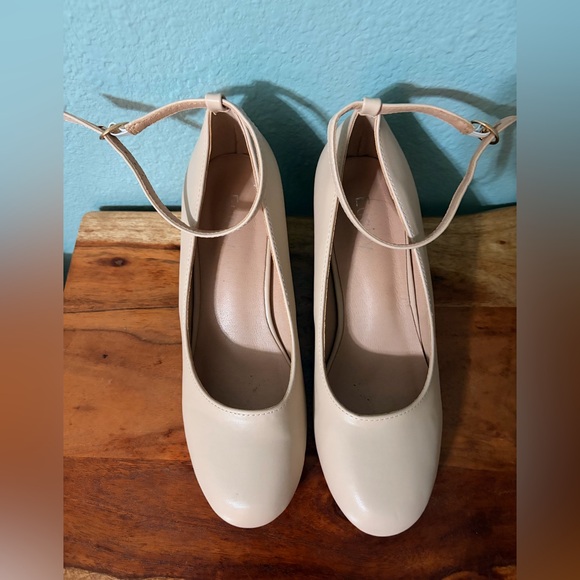 Cream Mary Jane Heels - Picture 2 of 13